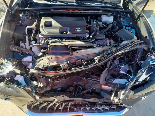 2022 LEXUS ES 300H 300h Premium — Engine bay