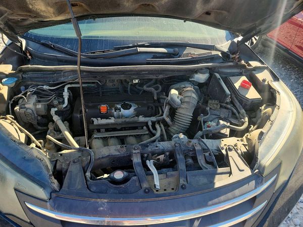 2013 HONDA CRV LX — Engine bay
