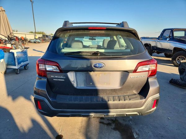 2018 SUBARU OUTBACK Base — DIRR