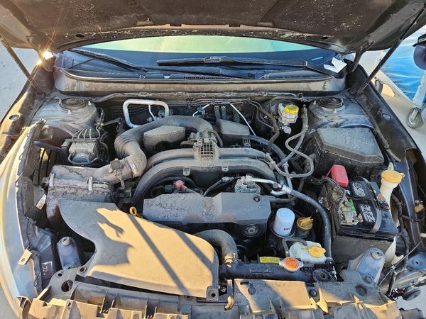 2018 SUBARU OUTBACK Base — Engine bay