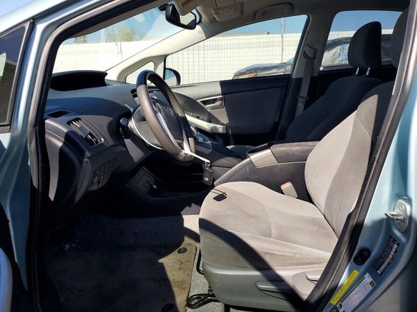 2014 TOYOTA PRIUS — DENT