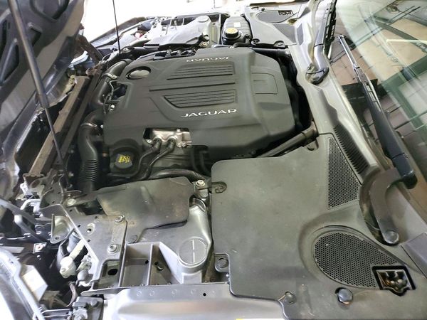2016 JAGUAR F-TYPE S — Engine bay
