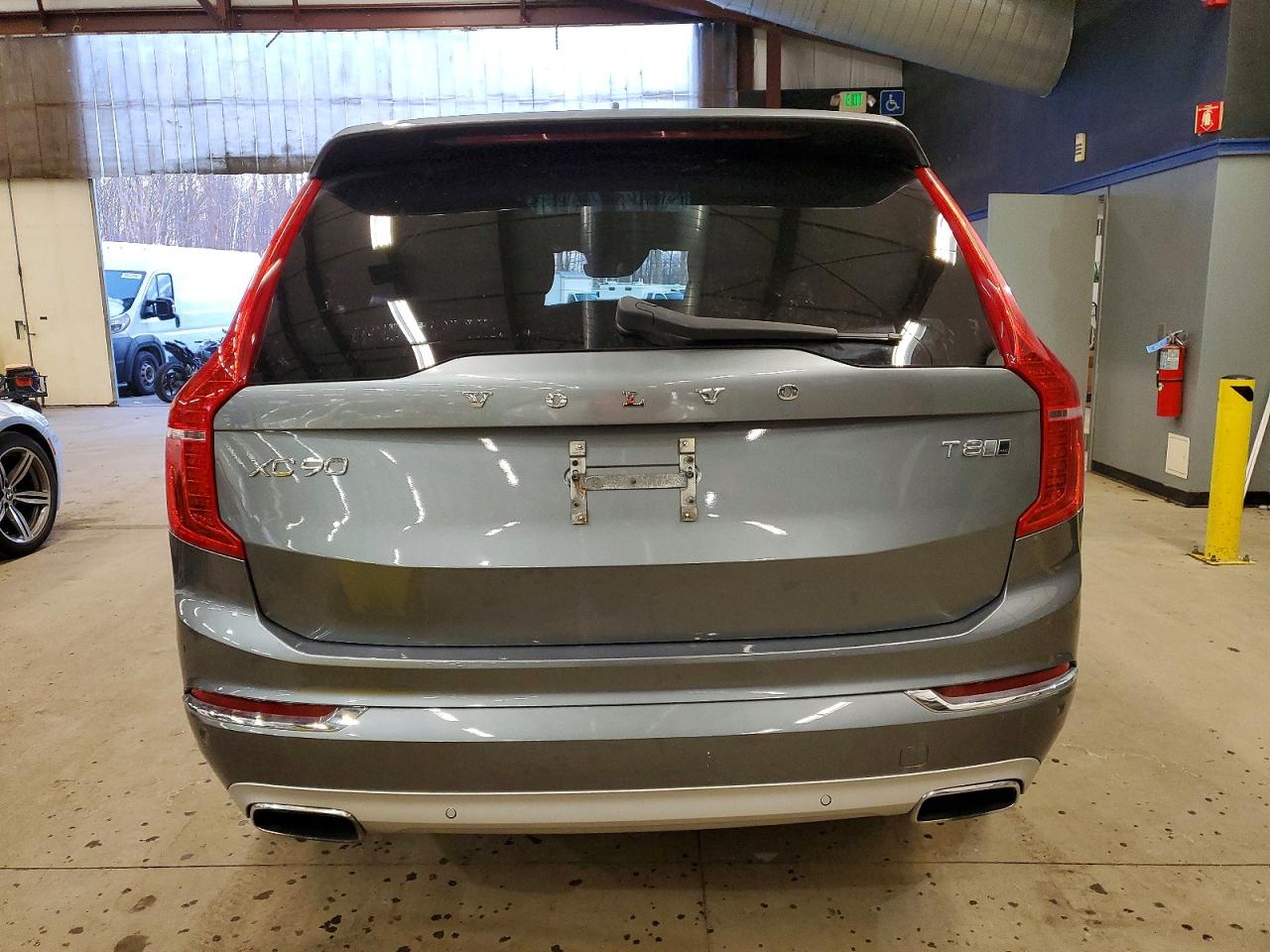 2016 VOLVO XC90