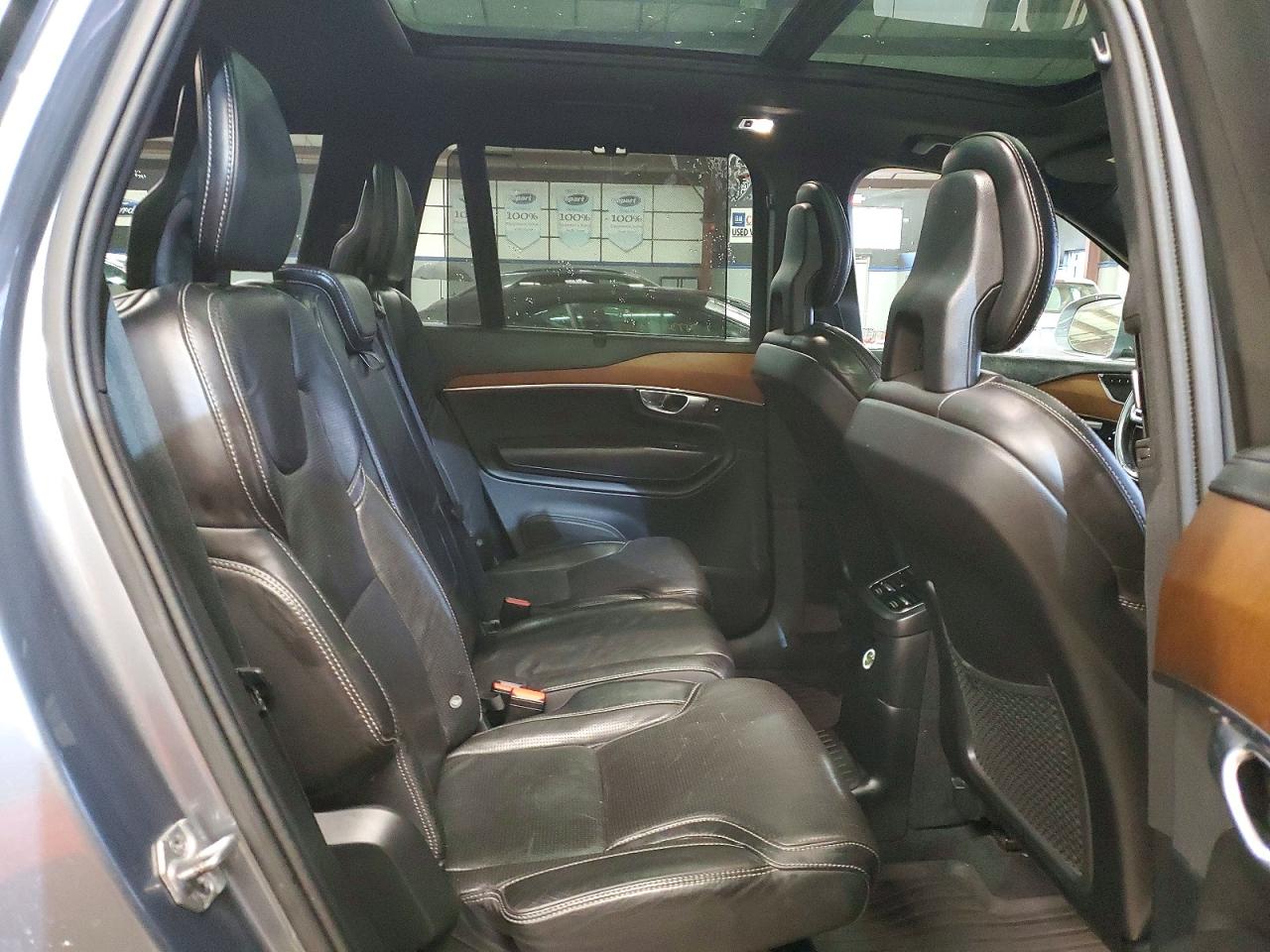 2016 VOLVO XC90