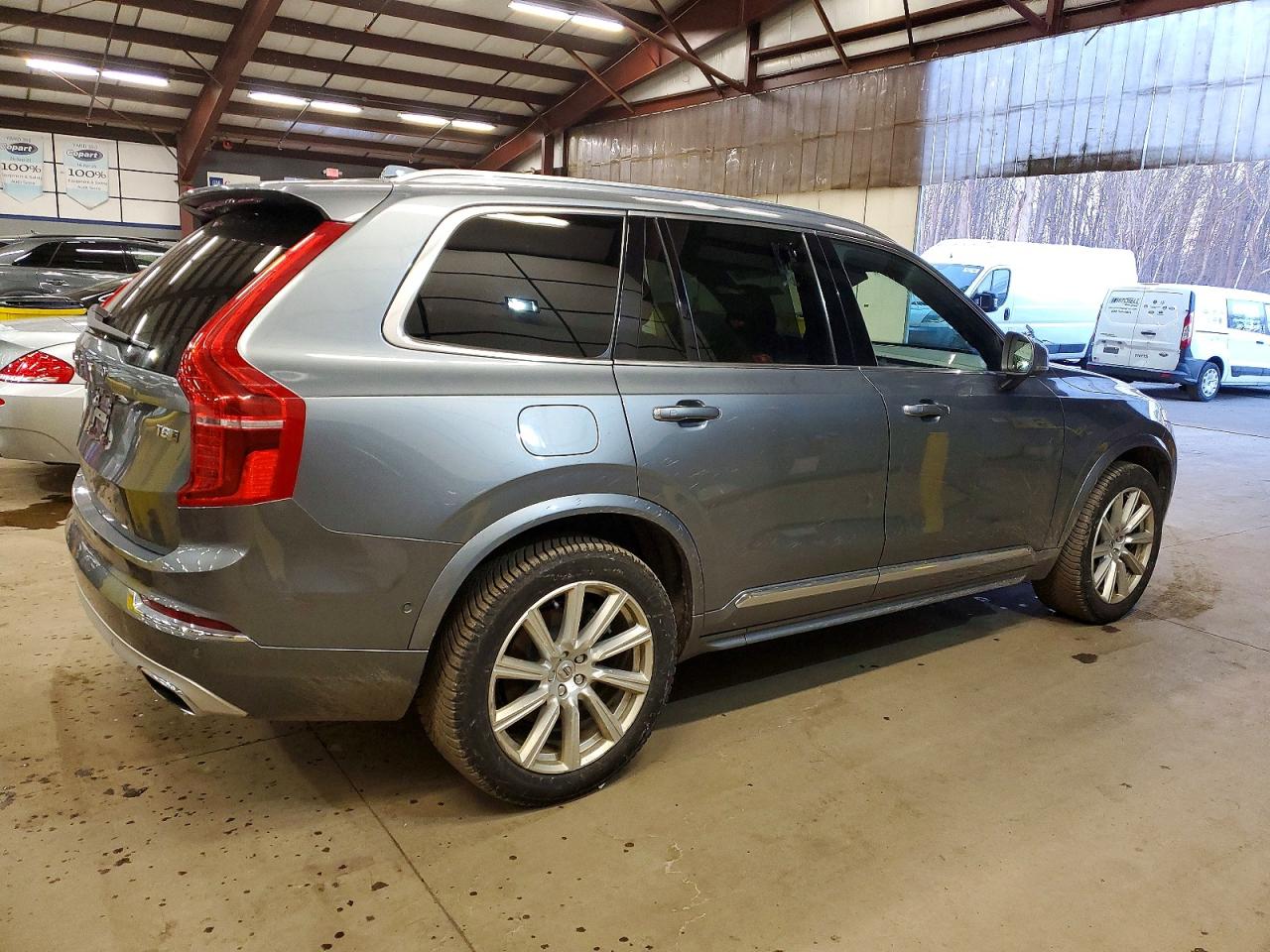 2016 VOLVO XC90