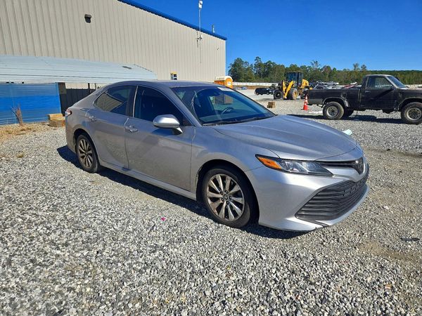 2019 TOYOTA CAMRY L/LE/SE/XLE — Passenger 3/4