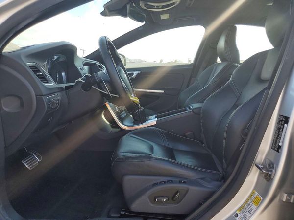 2016 VOLVO S60 SV33 Premier — DENT