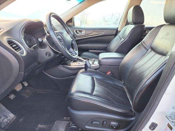 2013 INFINITI JX35 — DENT