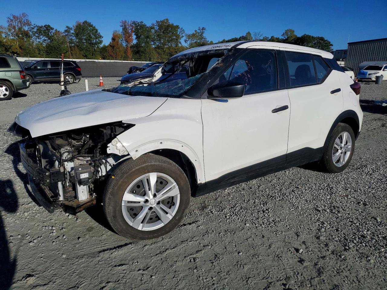 2021 NISSAN KICKS S — Front 3/4