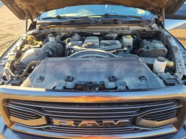 2018 RAM 2500 Laramie — Engine bay
