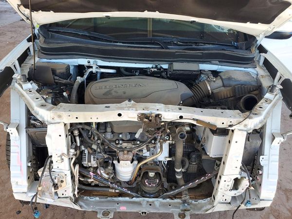2022 HONDA PILOT EXL — Engine bay
