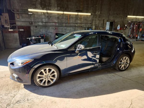 2014 MAZDA 3 Touring/GS — Front 3/4