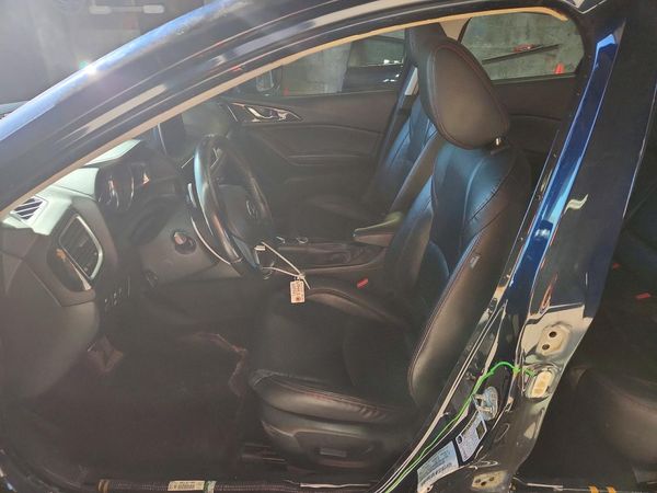 2014 MAZDA 3 Touring/GS — DENT