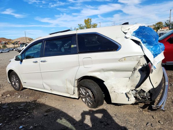 2021 TOYOTA SIENNA XLE — DSRA