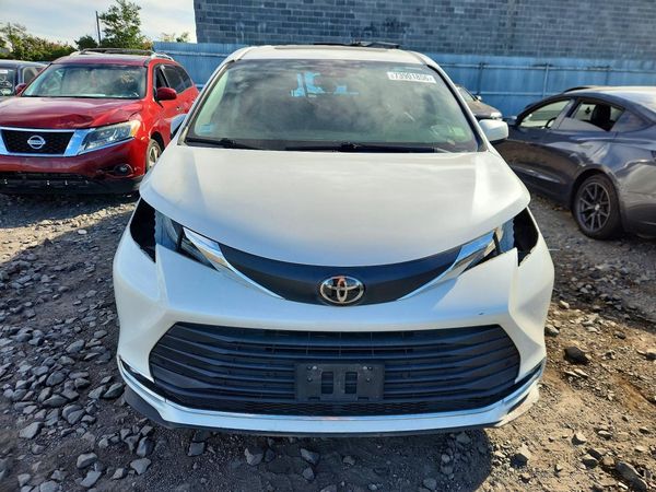 2021 TOYOTA SIENNA XLE — DIRF