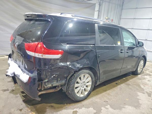 2014 TOYOTA SIENNA