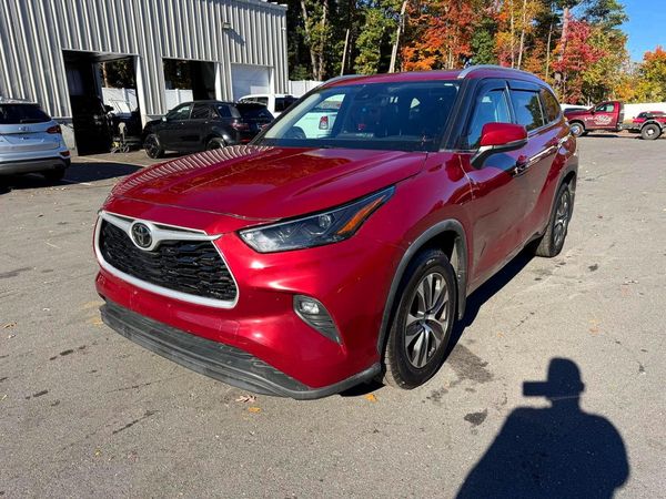 2022 TOYOTA HIGHLANDER XLE