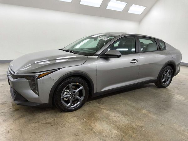 2026 KIA K4 LX, LXS — Front 3/4