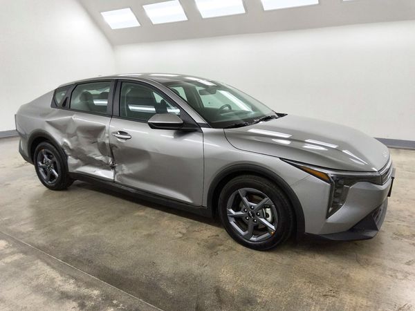 2026 KIA K4 LX, LXS — Passenger 3/4