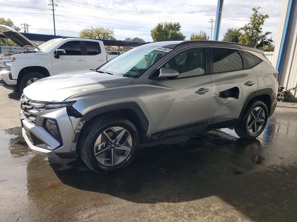 2026 HYUNDAI TUCSON SEL, SEL Plus — Front 3/4
