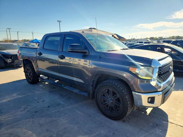 2018 TOYOTA TUNDRA SR5 — Passenger 3/4