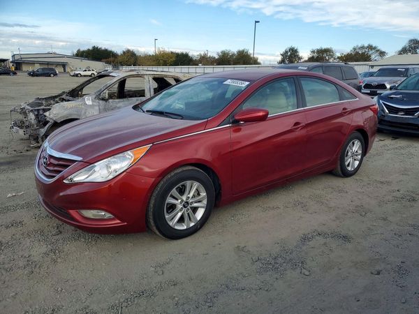 2013 HYUNDAI SONATA GLS/ GLS Popular — Front 3/4