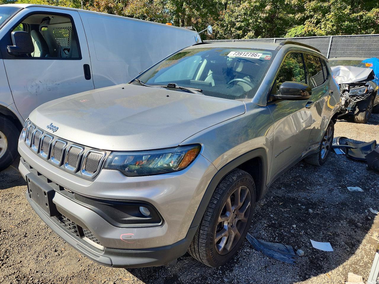 2022 JEEP COMPASS Latitude Lux, Altitude — Front 3/4