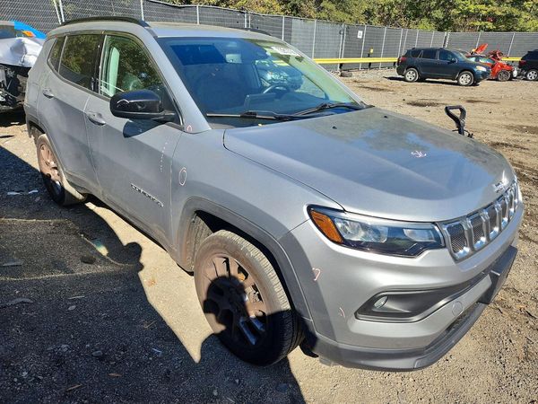 2022 JEEP COMPASS Latitude Lux, Altitude — Passenger 3/4