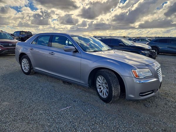 2013 CHRYSLER 300 Base/Limited — Passenger 3/4