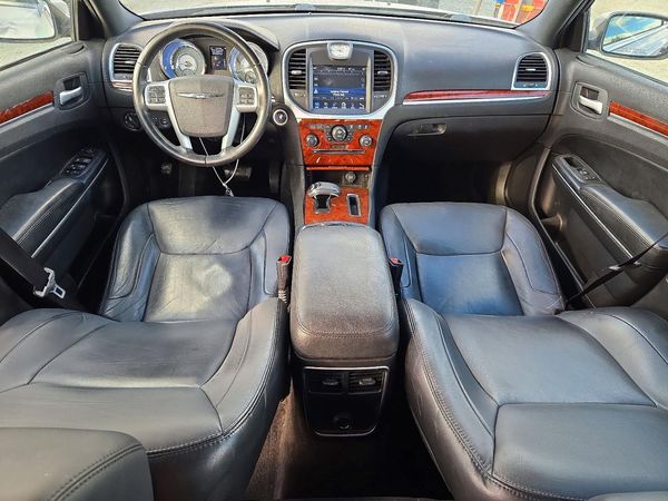 2013 CHRYSLER 300 Base/Limited — CKPT