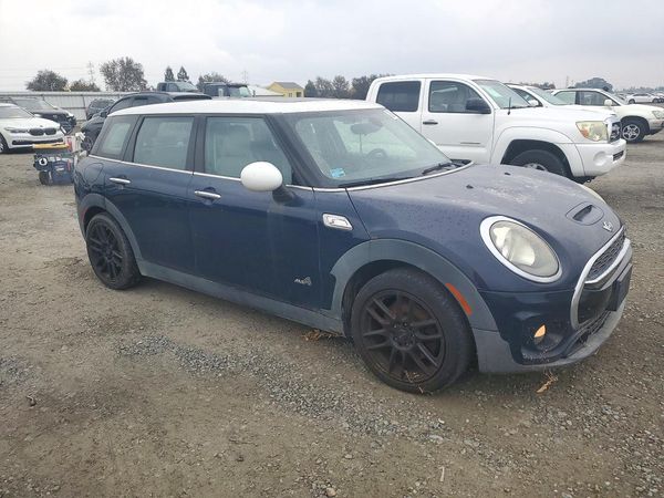 2017 MINI COOPER — Passenger 3/4