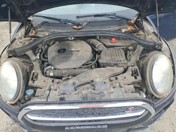 2017 MINI COOPER — Engine bay