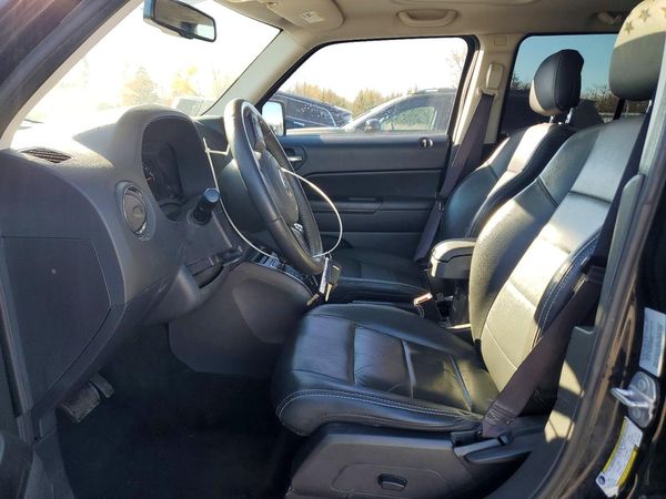 2016 JEEP PATRIOT Latitude — DENT