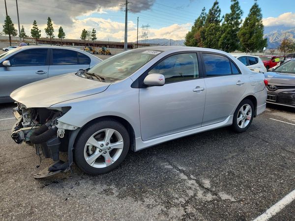 2013 TOYOTA COROLLA — Front 3/4