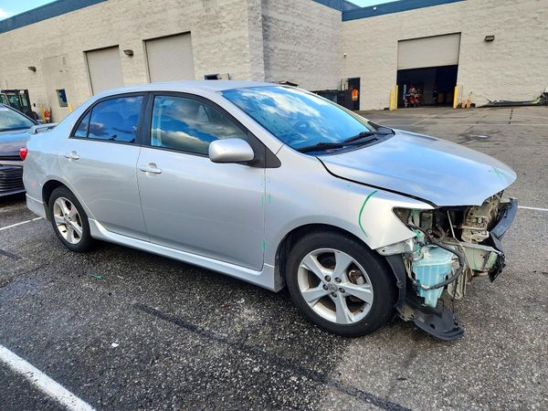 2013 TOYOTA COROLLA — Passenger 3/4
