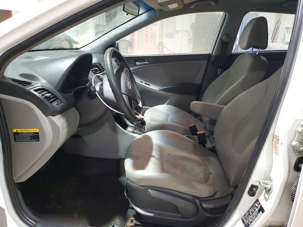 2016 HYUNDAI ACCENT GS / GLS — DENT