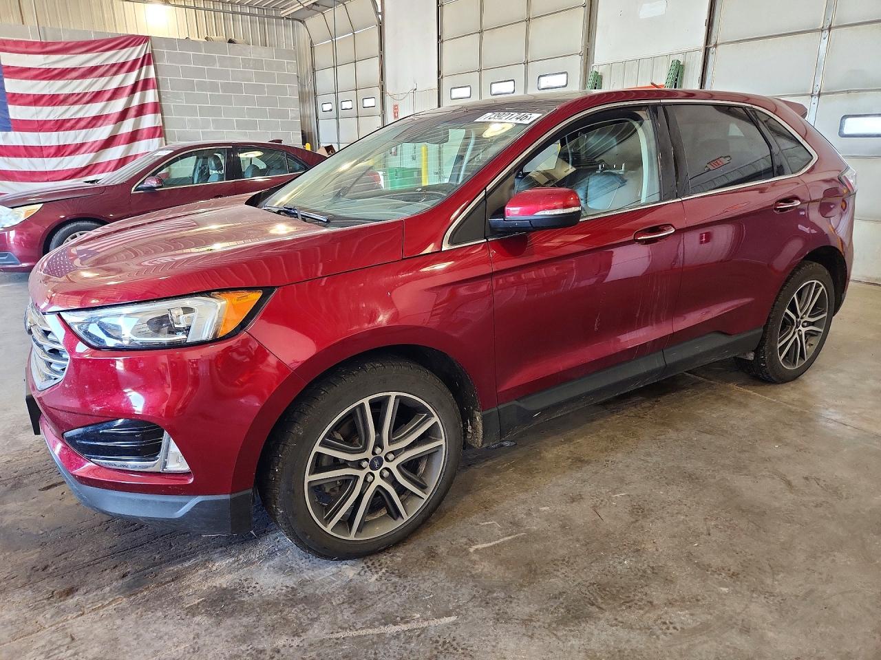 2019 FORD EDGE Titanium — Front 3/4