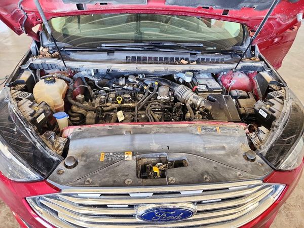 2019 FORD EDGE Titanium — Engine bay