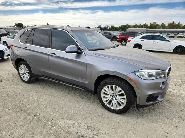 2016 BMW X5 xDrive40e — Passenger 3/4
