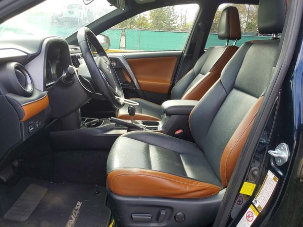 2017 TOYOTA RAV4 SE — DENT