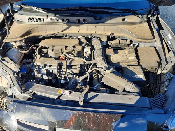 2022 HYUNDAI KONA — Engine bay