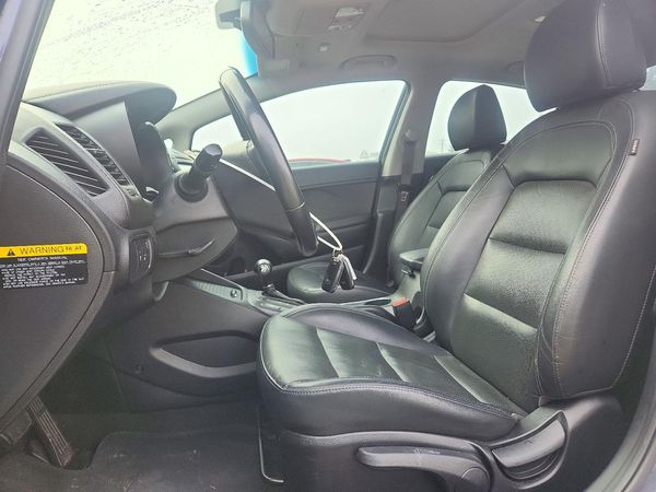 2016 KIA FORTE TOP (High Grade) — DENT