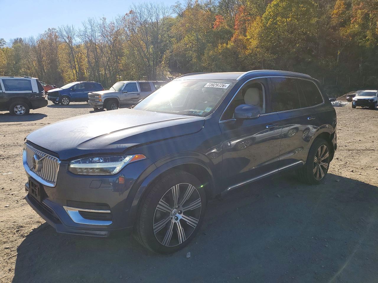 2022 VOLVO XC90 Inscription — Front 3/4