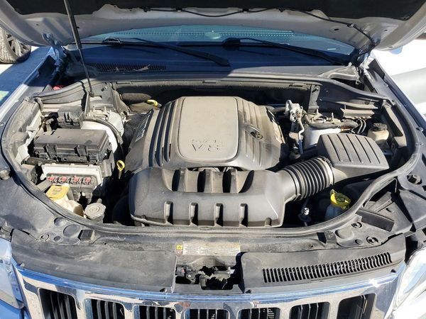 2012 JEEP CHEROKEE Laredo — Engine bay