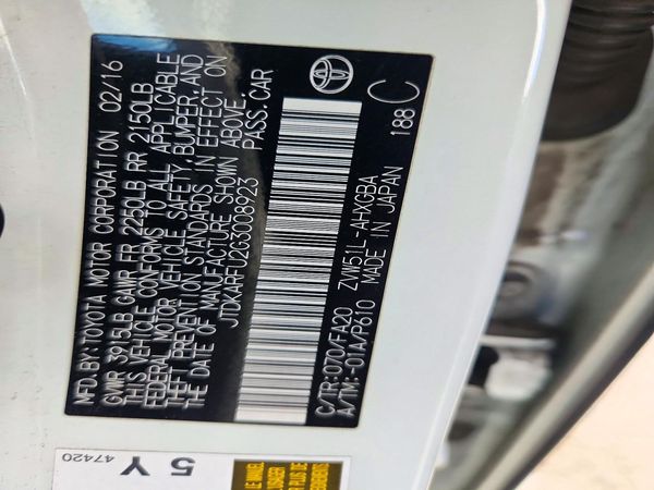 2016 TOYOTA PRIUS — VINS