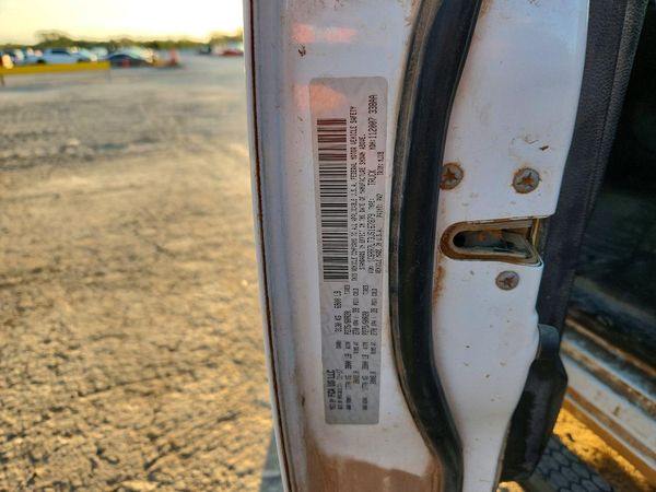 2018 RAM 1500 SLT — VINS