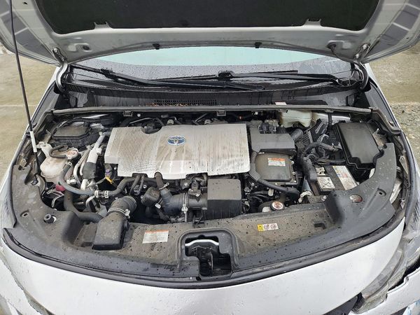 2021 TOYOTA PRIUS — Engine bay