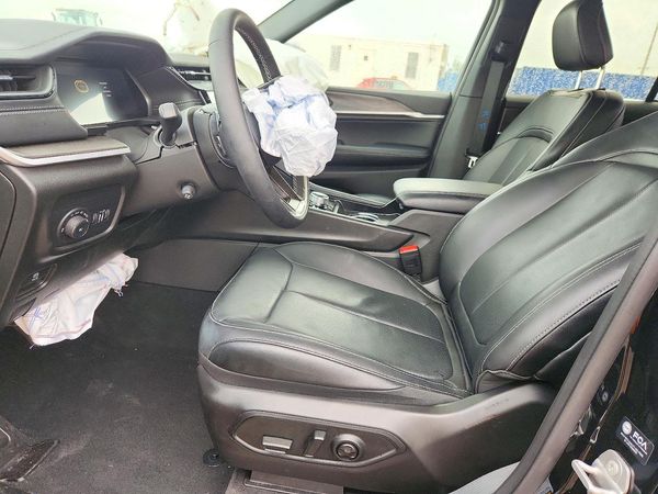2026 JEEP GRAND CHEROKEE Limited — DENT