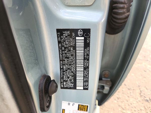 2013 TOYOTA PRIUS — VINS