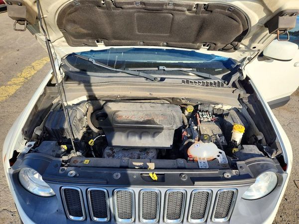 2015 JEEP RENEGADE — Engine bay